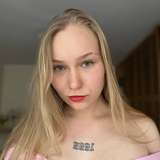 lunashinyy from onlyfans